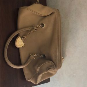 Chaus leather purse